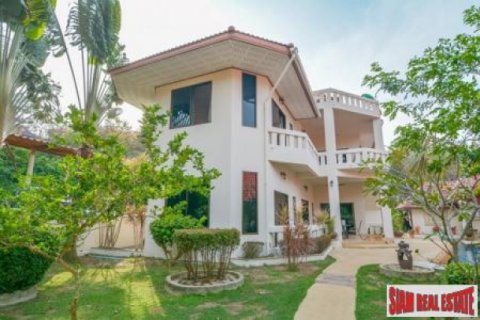 Villa in Ko Lanta Yai, Thailand 6 bedrooms № 192762