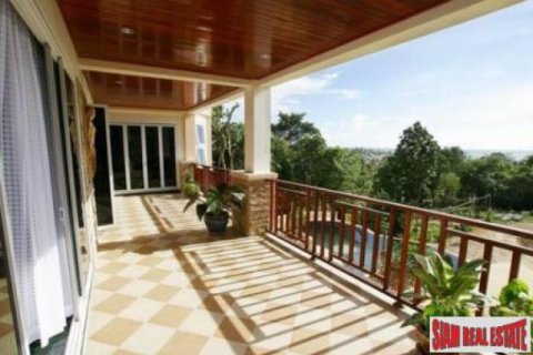 Apartment in Ko Lanta Yai, Thailand 3 bedrooms № 192764