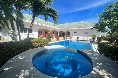 Villa à Hua Hin, Thaïlande 4 chambres № 116903 - photo 1