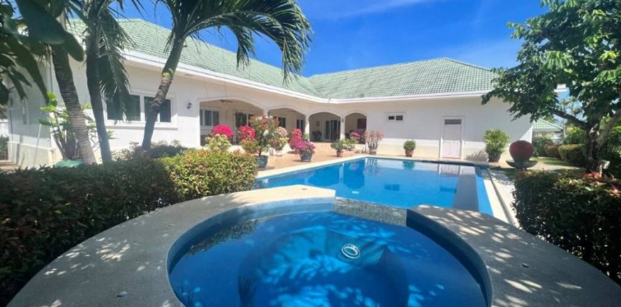 Villa à Hua Hin, Thaïlande 4 chambres № 116903