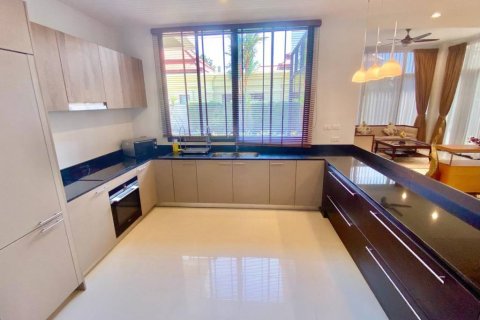 Villa in Rawai, Thailand 3 bedrooms № 116907 - photo 10