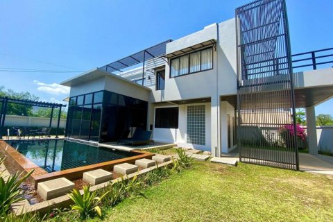 Villa in Rawai, Thailand 3 bedrooms № 116907 - photo 1