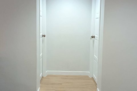 Condo in Watthana, Bangkok, Thailand, 3 bedrooms  № 153617 - photo 9