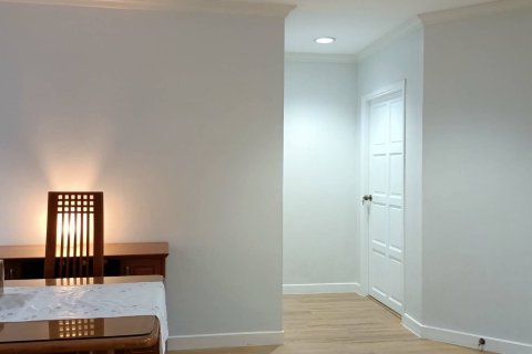 Condo in Watthana, Bangkok, Thailand, 3 bedrooms  № 153617 - photo 10