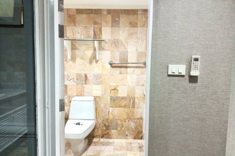 Condo in Watthana, Bangkok, Thailand, 3 bedrooms  № 153617 - photo 8