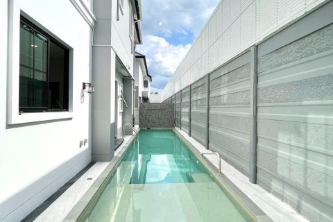 House in Thawi Watthana, Bangkok, Thailand 4 bedrooms № 153618 - photo 5