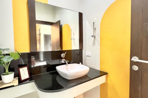 Villa in Phuket, Thailand 3 bedrooms № 167995 - photo 25
