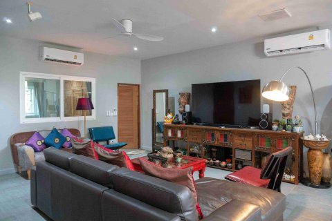 House in Phuket, Thailand 2 bedrooms № 167992 - photo 17