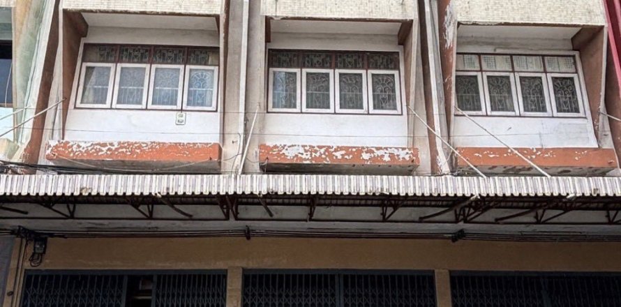 Centre commercial à Khlong San, Bangkok, Thaïlande № 164387