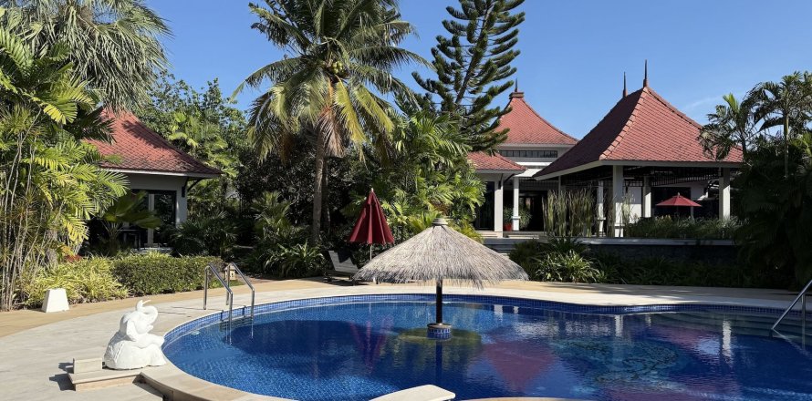 Villa in Hua Hin, Thailand 6 bedrooms № 164385