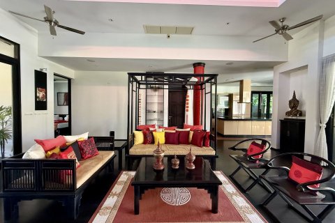 Villa in Hua Hin, Thailand 6 bedrooms № 164385 - photo 2