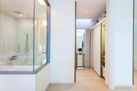 Condo in Bangkok, Thailand, 1 bedroom  № 114740 - photo 9