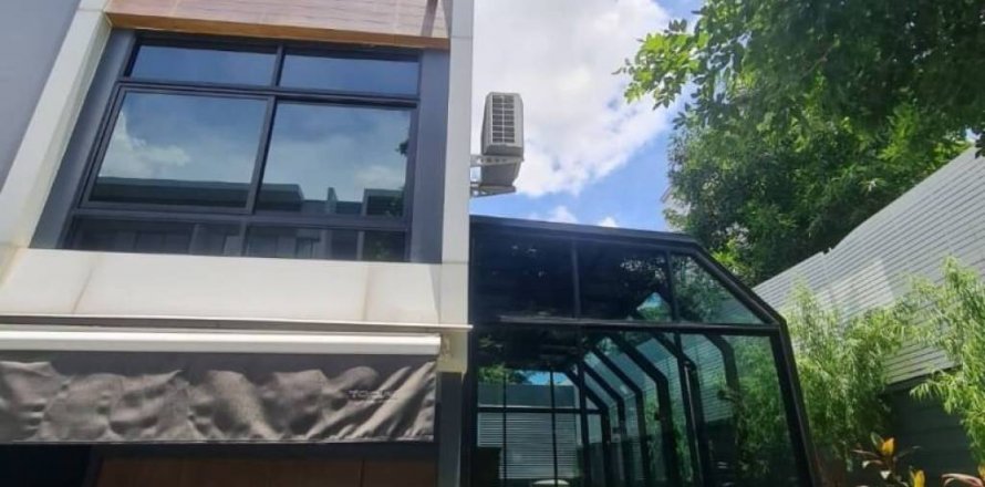 Townhouse in Bangkok, Thailand 3 bedrooms № 114746