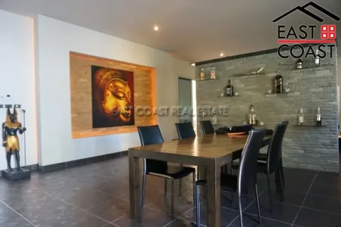 Casa de 4 dormitorios en Pattaya, Tailandia № 213423 - foto 26