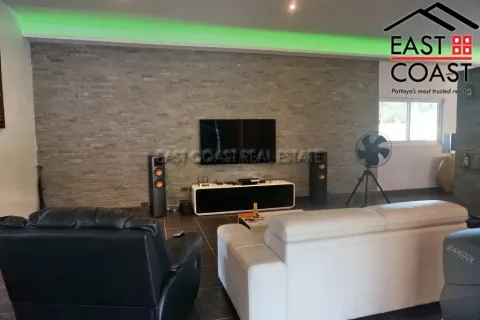 Casa de 4 dormitorios en Pattaya, Tailandia № 213423 - foto 12