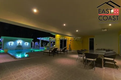 Casa de 4 dormitorios en Pattaya, Tailandia № 213423 - foto 10