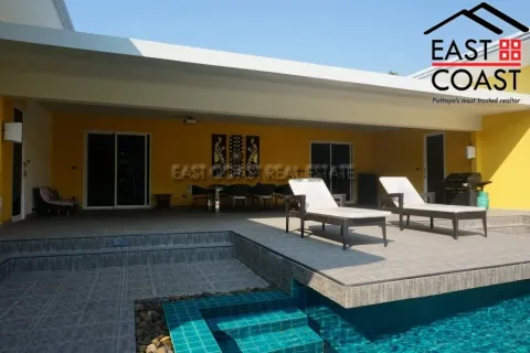 Casa de 4 dormitorios en Pattaya, Tailandia № 213423 - foto 9