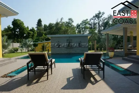 Casa de 4 dormitorios en Pattaya, Tailandia № 213423 - foto 7