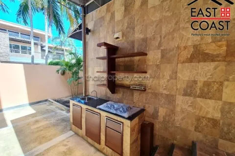 Casa de 4 dormitorios en Pattaya, Tailandia № 213417 - foto 22