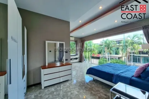 Casa de 4 dormitorios en Pattaya, Tailandia № 213417 - foto 24