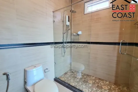 Casa de 4 dormitorios en Pattaya, Tailandia № 213417 - foto 30