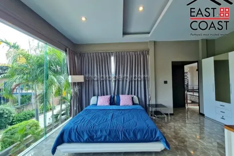 Casa de 4 dormitorios en Pattaya, Tailandia № 213417 - foto 25