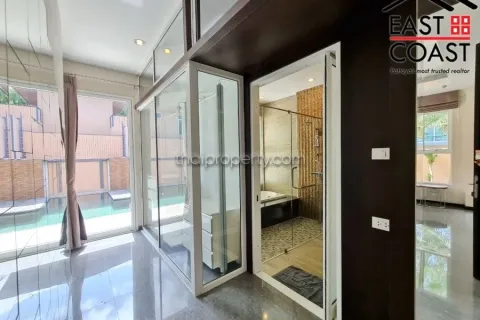 Casa de 4 dormitorios en Pattaya, Tailandia № 213417 - foto 18