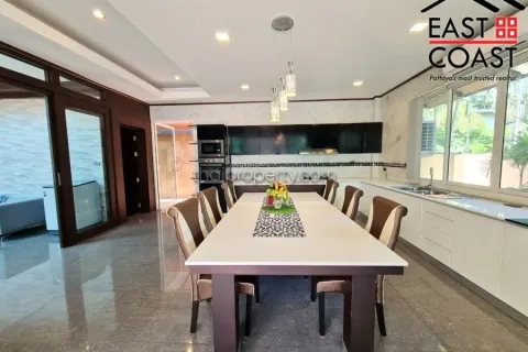 Casa de 4 dormitorios en Pattaya, Tailandia № 213417 - foto 7