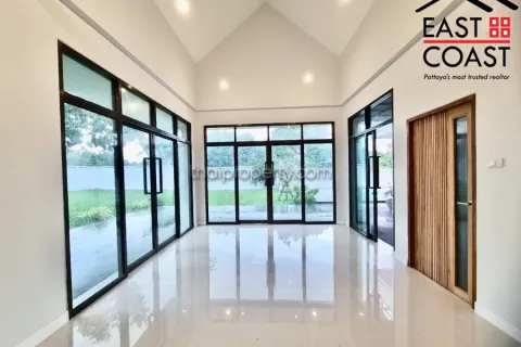 Casa de 3 dormitorios en Pattaya, Tailandia № 213422 - foto 15