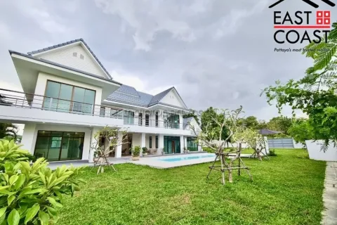 House in Pattaya, Thailand 3 bedrooms № 213422