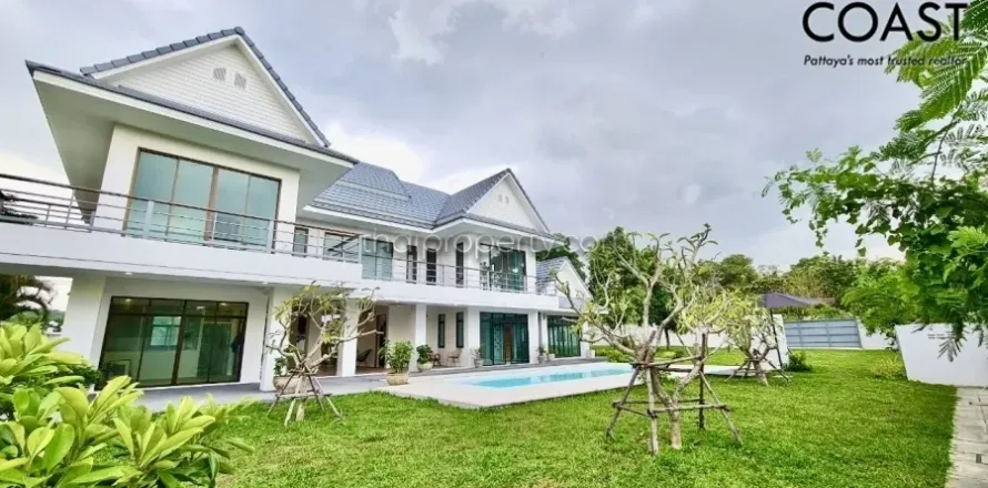 Casa de 3 dormitorios en Pattaya, Tailandia № 213422