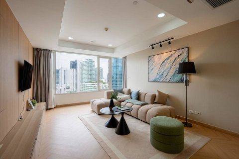 Condo in Bangkok, Thailand, 2 bedrooms  № 180597 - photo 2