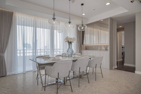 Condo in Bangkok, Thailand, 3 bedrooms  № 180603 - photo 4