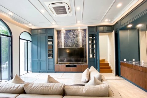 Villa in Suan Luang, Bangkok, Thailand 6 bedrooms № 134019 - photo 8