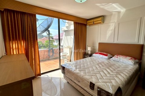 Condo in Pattaya, Thailand, 2 bedrooms № 155750 - photo 11