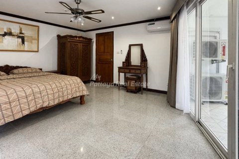 Condo in Bang Lamung, Thailand, 2 bedrooms № 155749 - photo 17