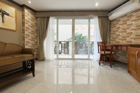Condo in Bang Lamung, Thailand, 2 bedrooms № 155749 - photo 9
