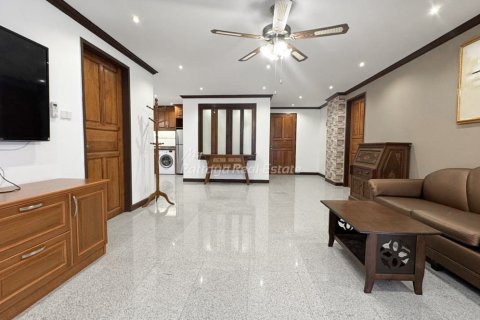 Condo in Bang Lamung, Thailand, 2 bedrooms № 155749 - photo 7