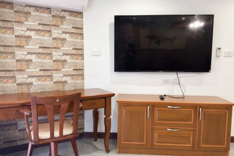 Condo in Bang Lamung, Thailand, 2 bedrooms № 155749 - photo 8