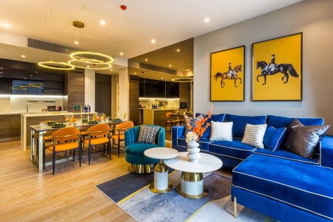Condo in Bangkok, Thailand, 2 bedrooms  № 180605