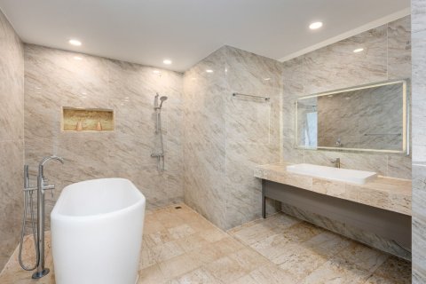 Villa in Ko Samui, Thailand 3 bedrooms № 159017 - photo 14