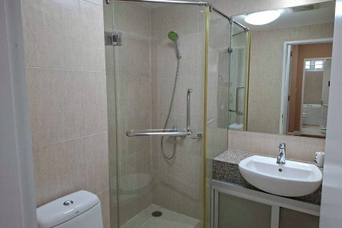 Condo in Watthana, Bangkok, Thailand, 2 bedrooms  № 159426 - photo 26
