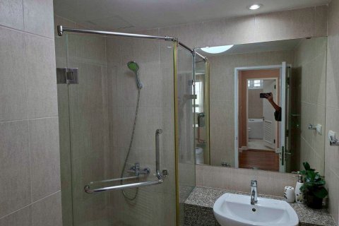 Condo in Watthana, Bangkok, Thailand, 2 bedrooms  № 159426 - photo 19