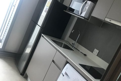 Студия в кондо в Пхракханонге, Бангкок, Таиланд № 159422 - фото 5