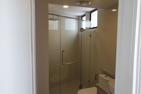 Condo in Khlong Toei, Bangkok, Thailand, 3 bedrooms  № 159423 - photo 14