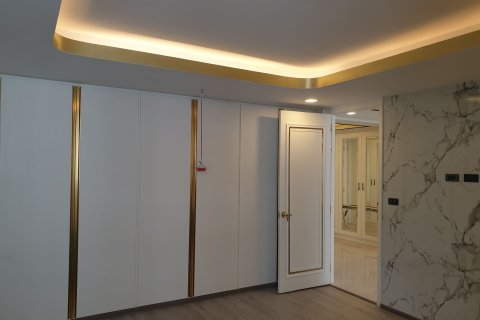 Condo in Khlong Toei, Bangkok, Thailand, 3 bedrooms  № 159423 - photo 12