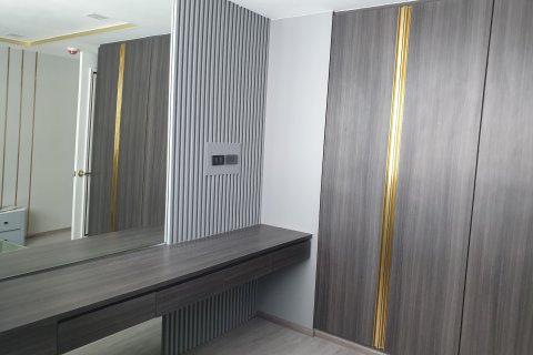 Condo in Khlong Toei, Bangkok, Thailand, 3 bedrooms  № 159423 - photo 19