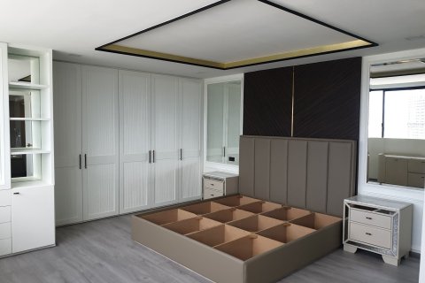 Condo in Khlong Toei, Bangkok, Thailand, 3 bedrooms  № 159423 - photo 21