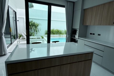 Villa in Phuket, Thailand 5 bedrooms № 144816 - photo 12