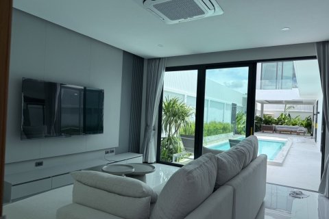 Villa in Phuket, Thailand 5 bedrooms № 144816 - photo 14